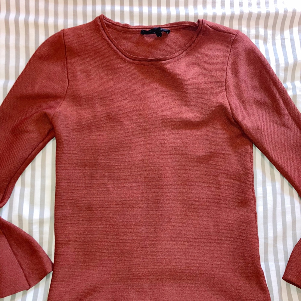 ✨3/15 Olivaceous Burnt Orange Bell Sleeve Top - Picture 2 of 7